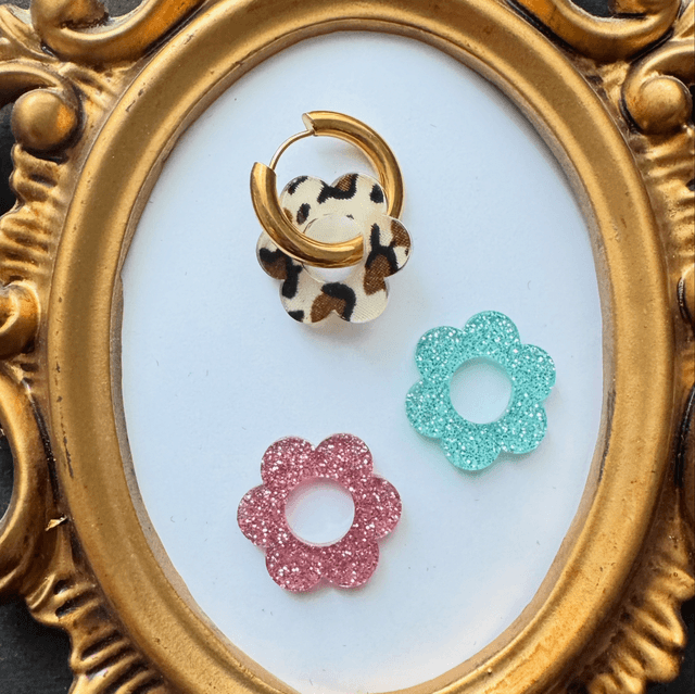 Boucles creoles +pendentifs fleurs 18 mm